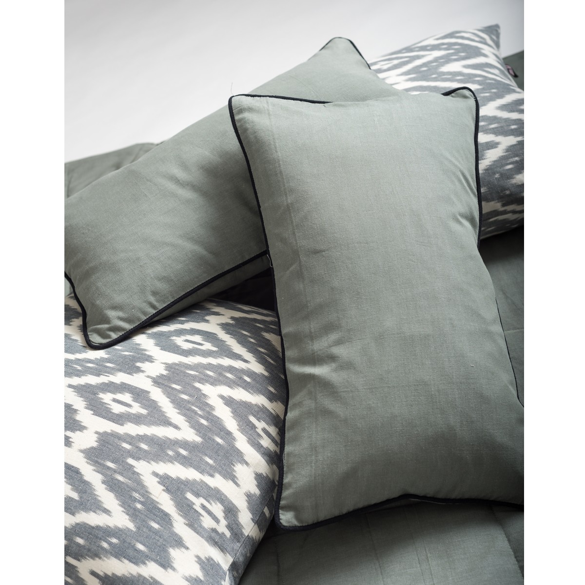 Mist Living Room Cushion Set - Grey